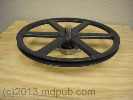 The big pulley has been mounted.